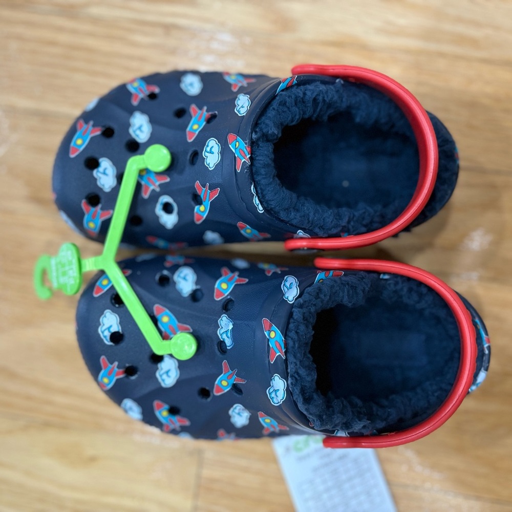 Brand New CROCS Kids Rocket Print Slippers with Red and Green
